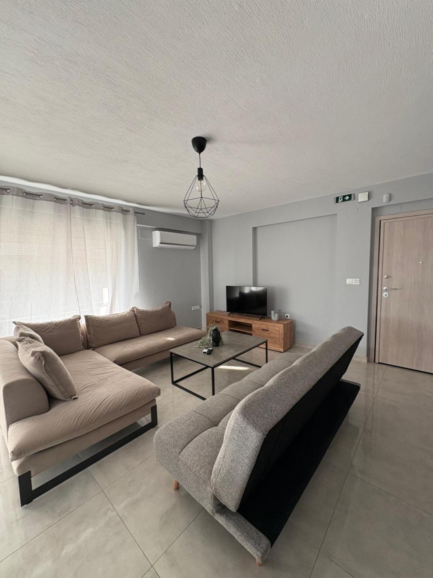 Elinor Apartments Flogita Exteriör bild